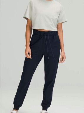 Lululemon Stretch High Rise Jogger Pants- Black- Size 4- Full Length